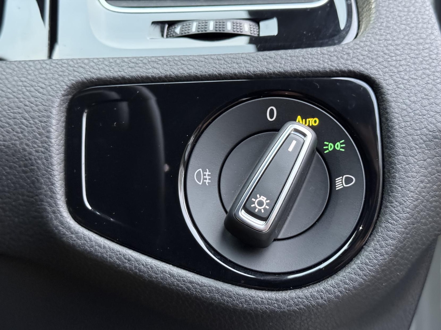 Used Volkswagen Golf 2017 for sale - 76631076: Photo 36