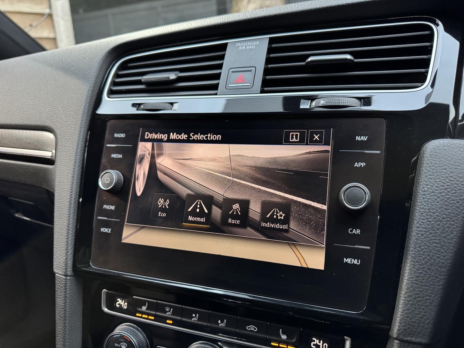 Used Volkswagen Golf 2017 for sale - 76631076: Photo 46