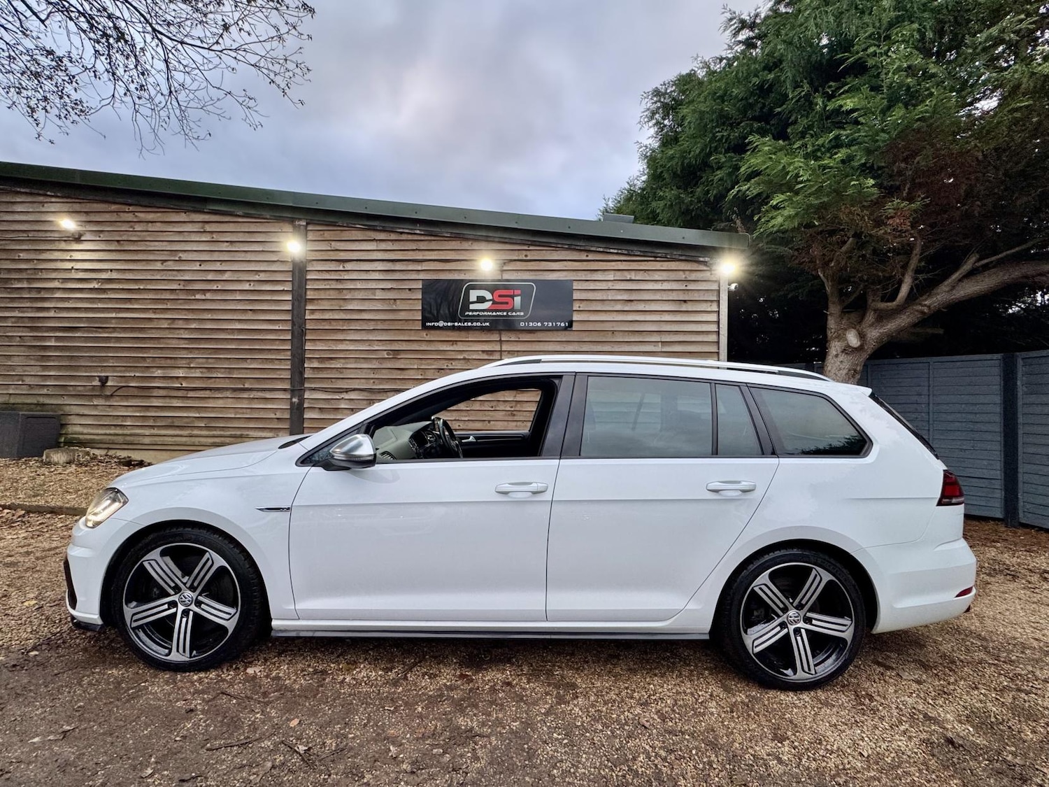 Used Volkswagen Golf 2017 for sale - 76631076: Photo 7