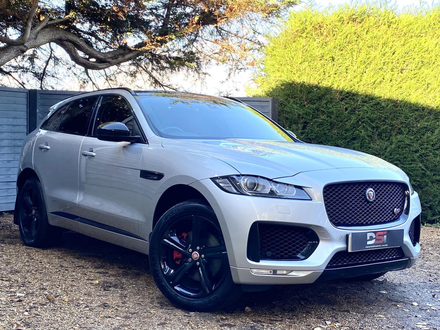 Used Jaguar F-Pace 2017 for sale - 76618982: Photo 1