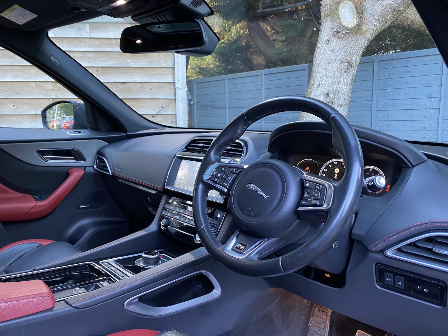 Used Jaguar F-Pace 2017 for sale - 76618982: Photo 17