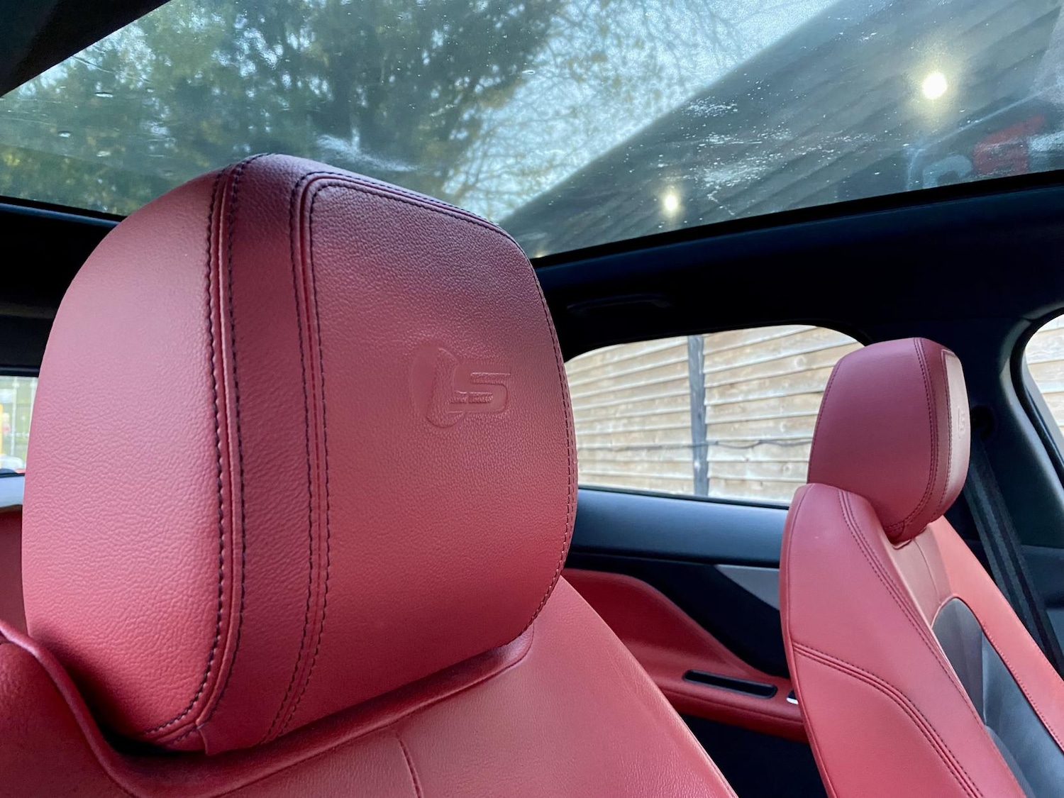 Used Jaguar F-Pace 2017 for sale - 76618982: Photo 21