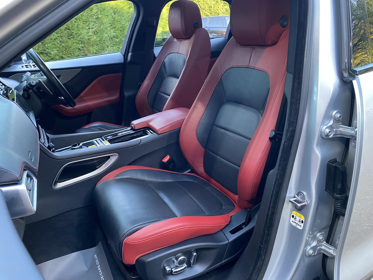 Used Jaguar F-Pace 2017 for sale - 76618982: Photo 31