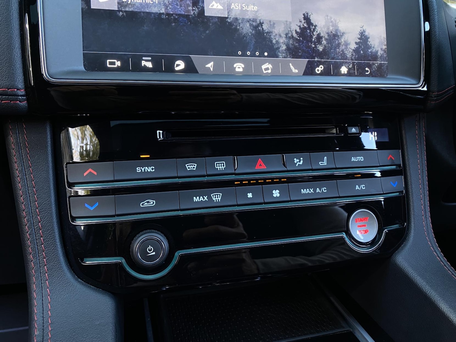 Used Jaguar F-Pace 2017 for sale - 76618982: Photo 42