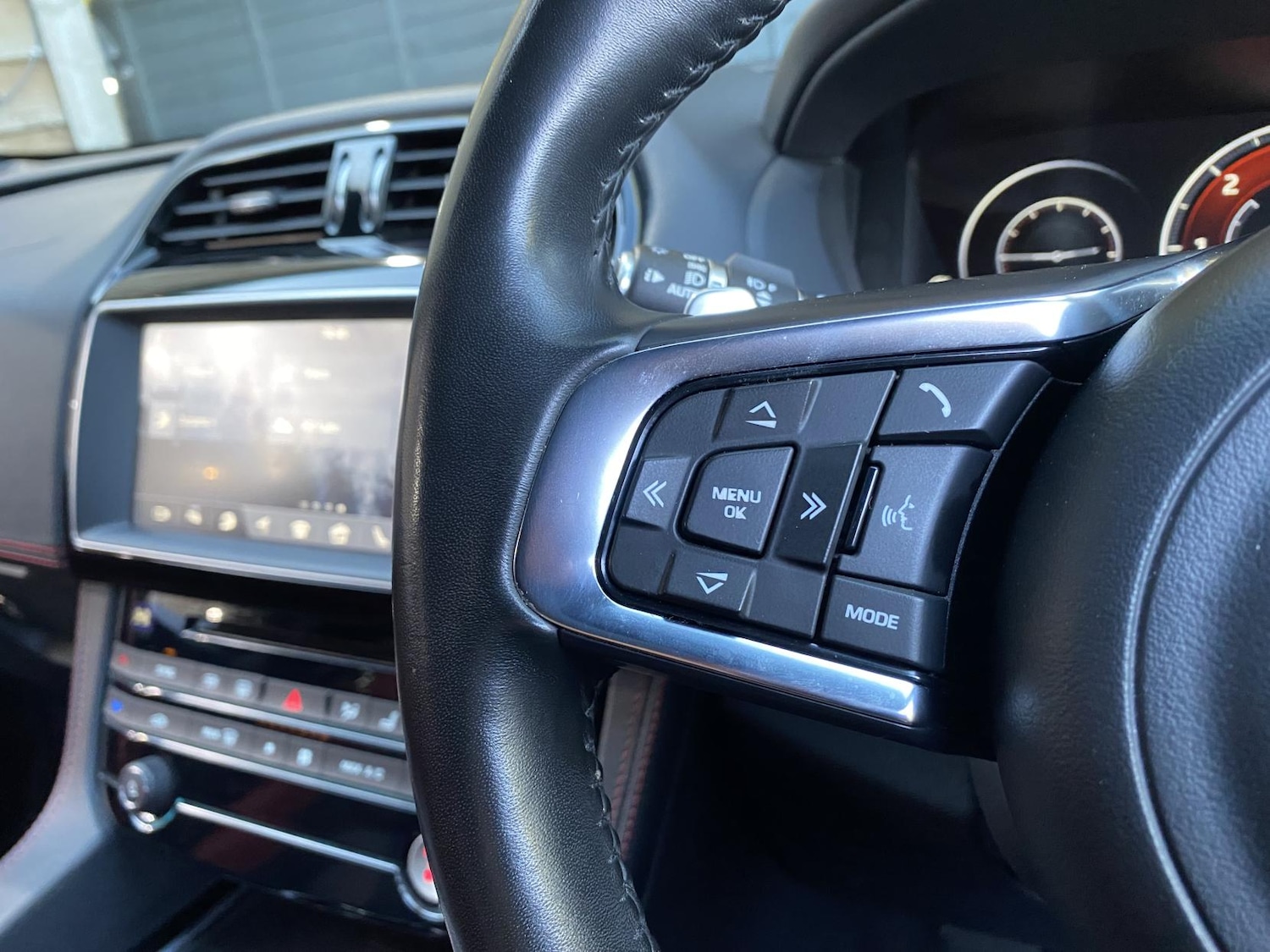 Used Jaguar F-Pace 2017 for sale - 76618982: Photo 46