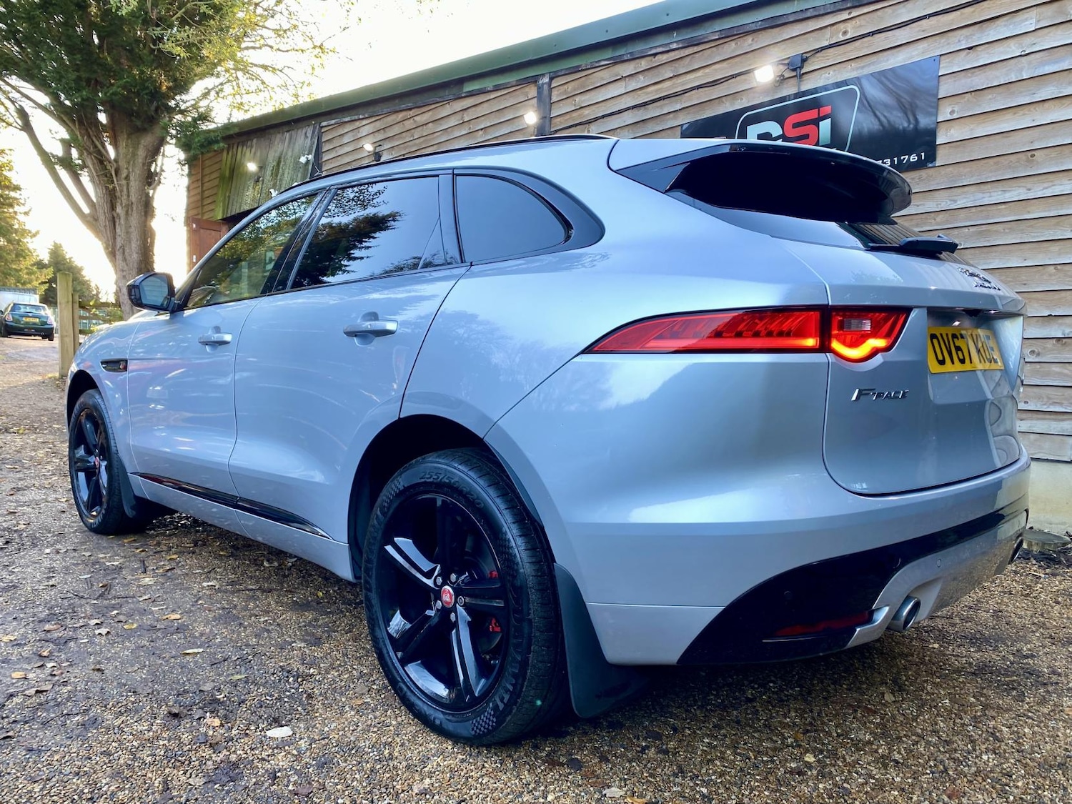 Used Jaguar F-Pace 2017 for sale - 76618982: Photo 8