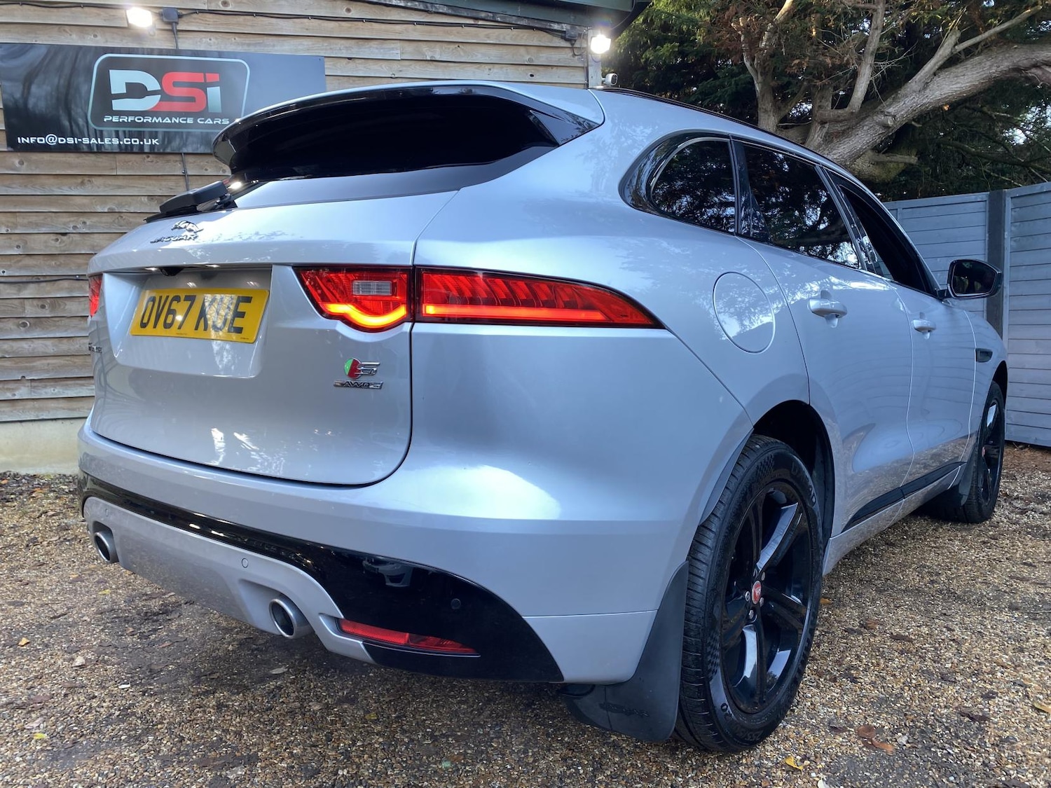 Used Jaguar F-Pace 2017 for sale - 76618982: Photo 9