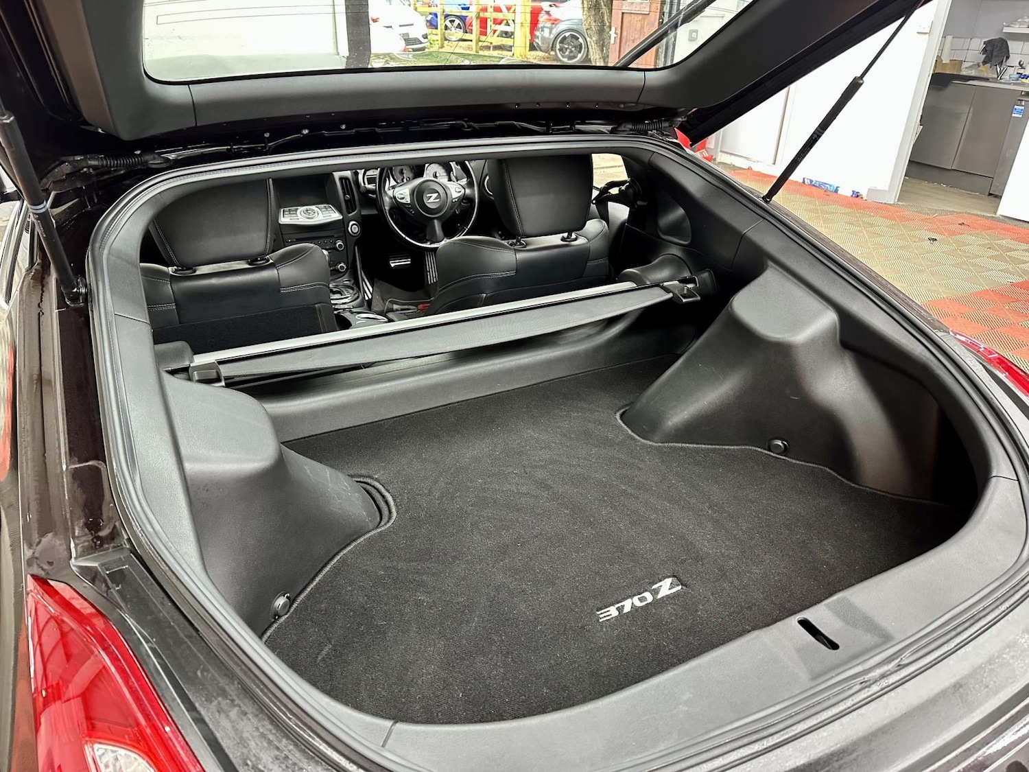 Used Nissan 370 Z 2011 for sale - 77545439: Photo 17