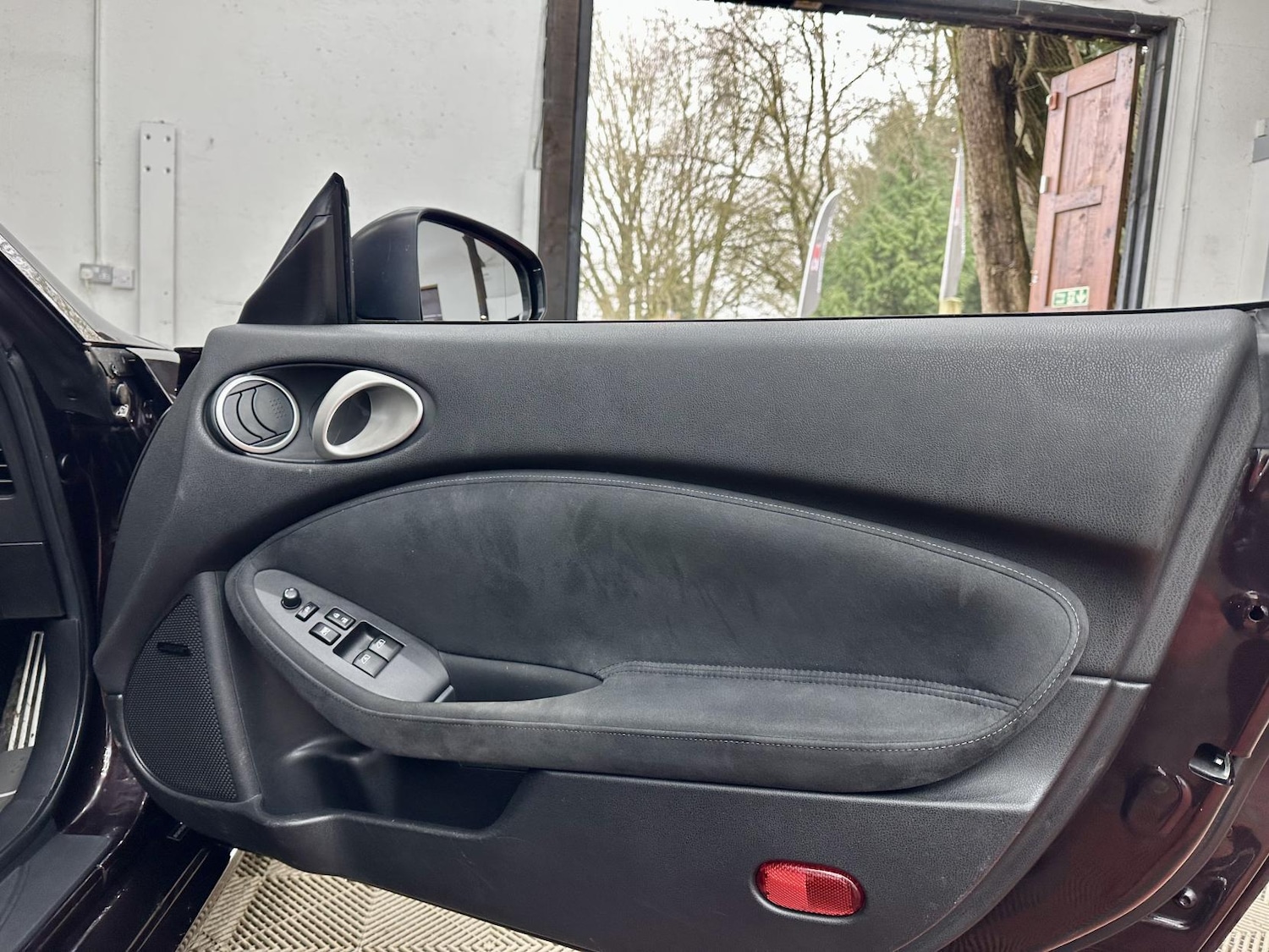 Used Nissan 370 Z 2011 for sale - 77545439: Photo 21