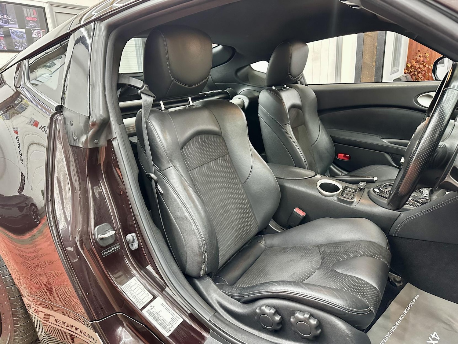 Used Nissan 370 Z 2011 for sale - 77545439: Photo 25