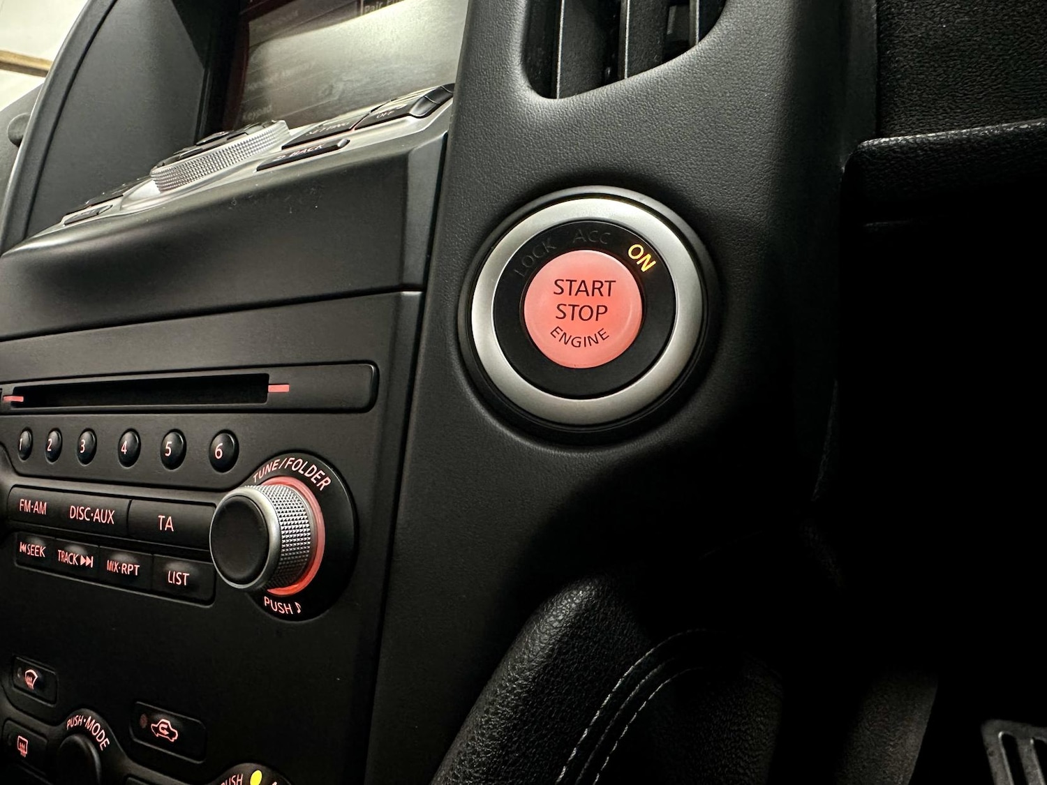 Used Nissan 370 Z 2011 for sale - 77545439: Photo 44