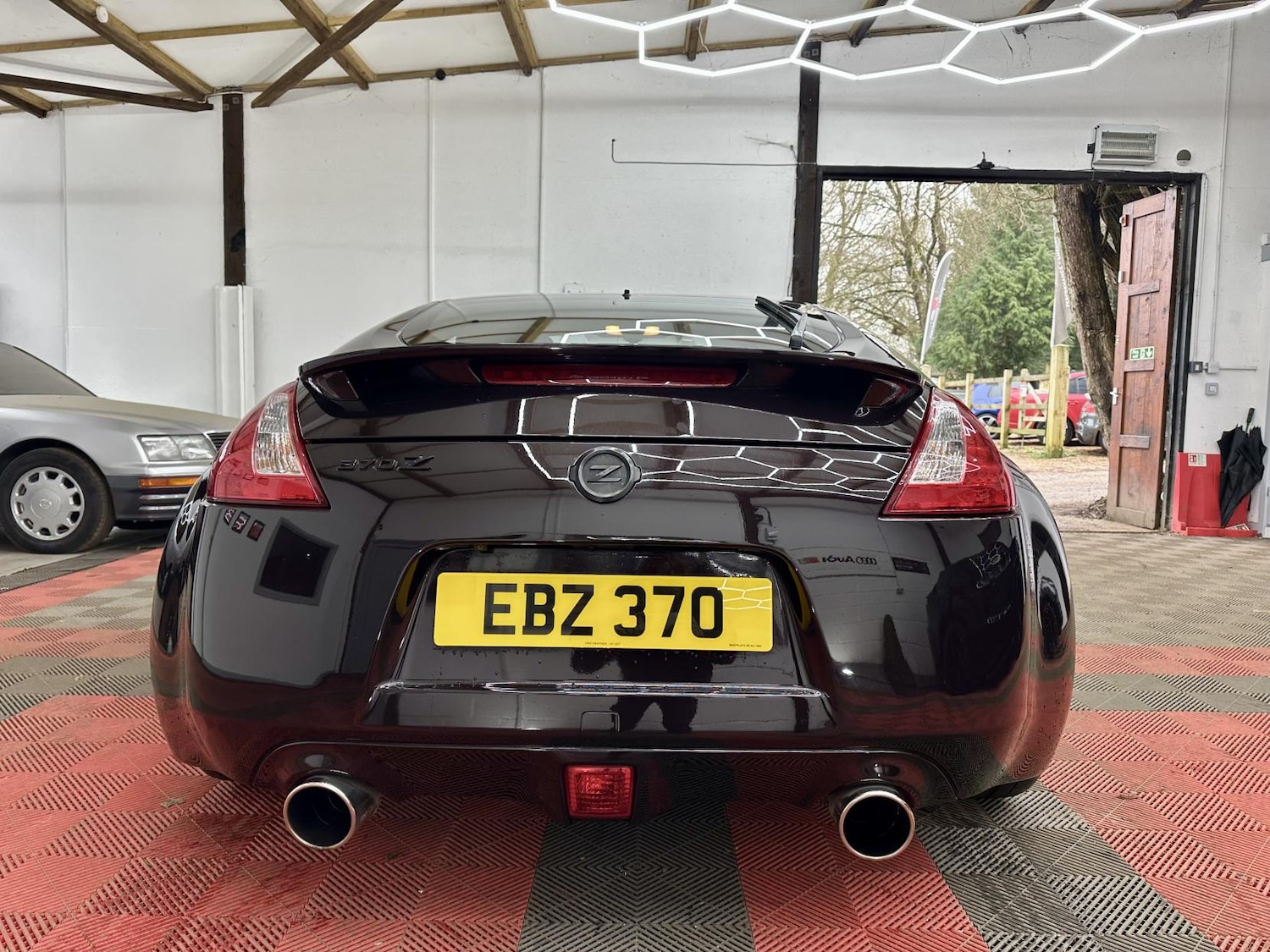 Used Nissan 370 Z 2011 for sale - 77545439: Photo 9