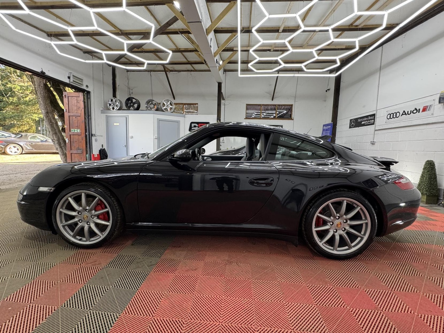 Used Porsche 911 2006 for sale - 78085662: Photo 5