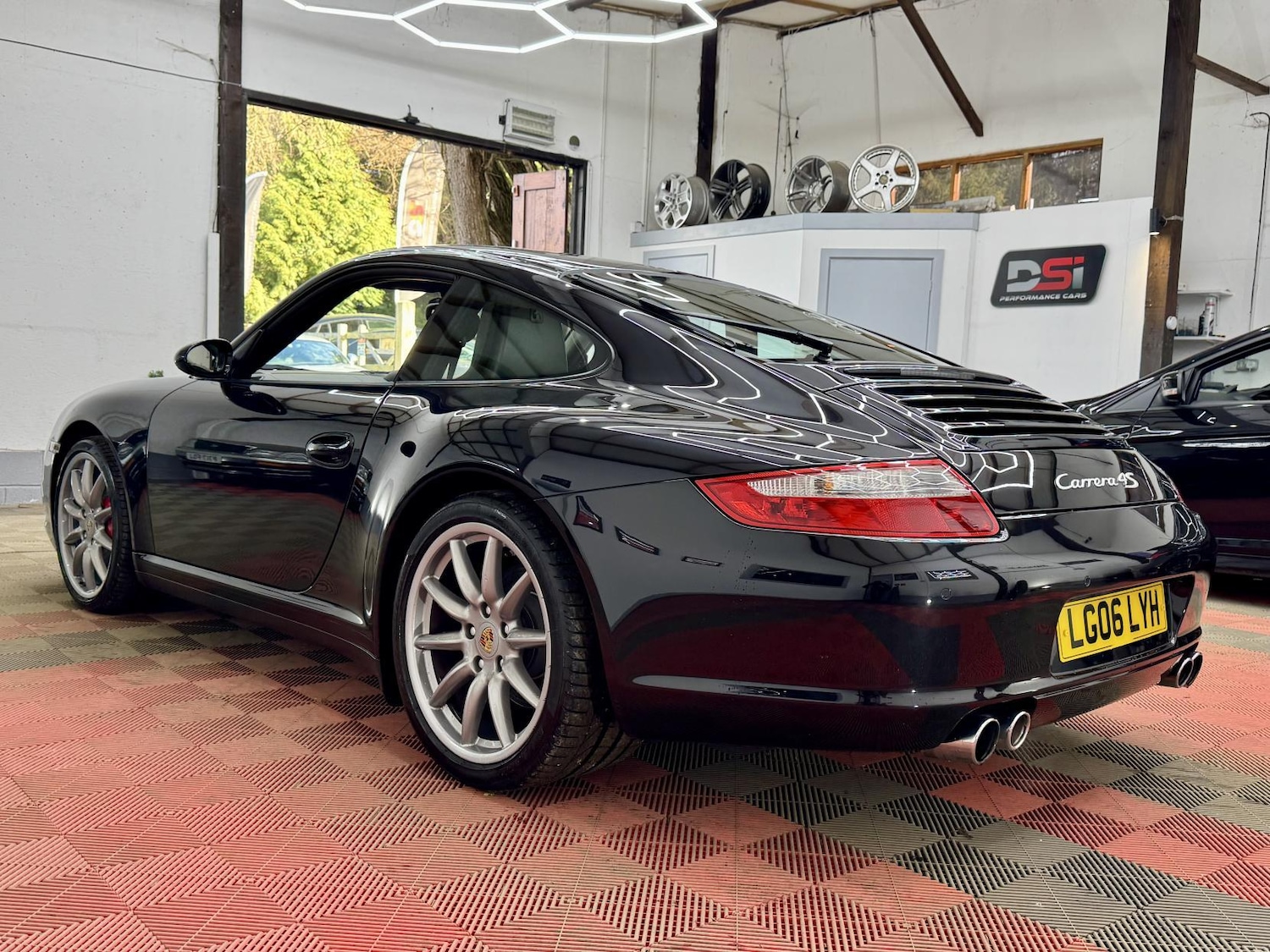 Used Porsche 911 2006 for sale - 78085662: Photo 6