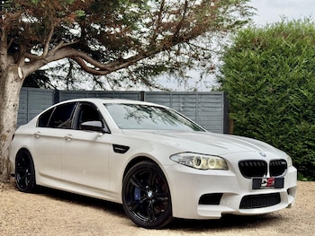2013 - M5 4dr DCT