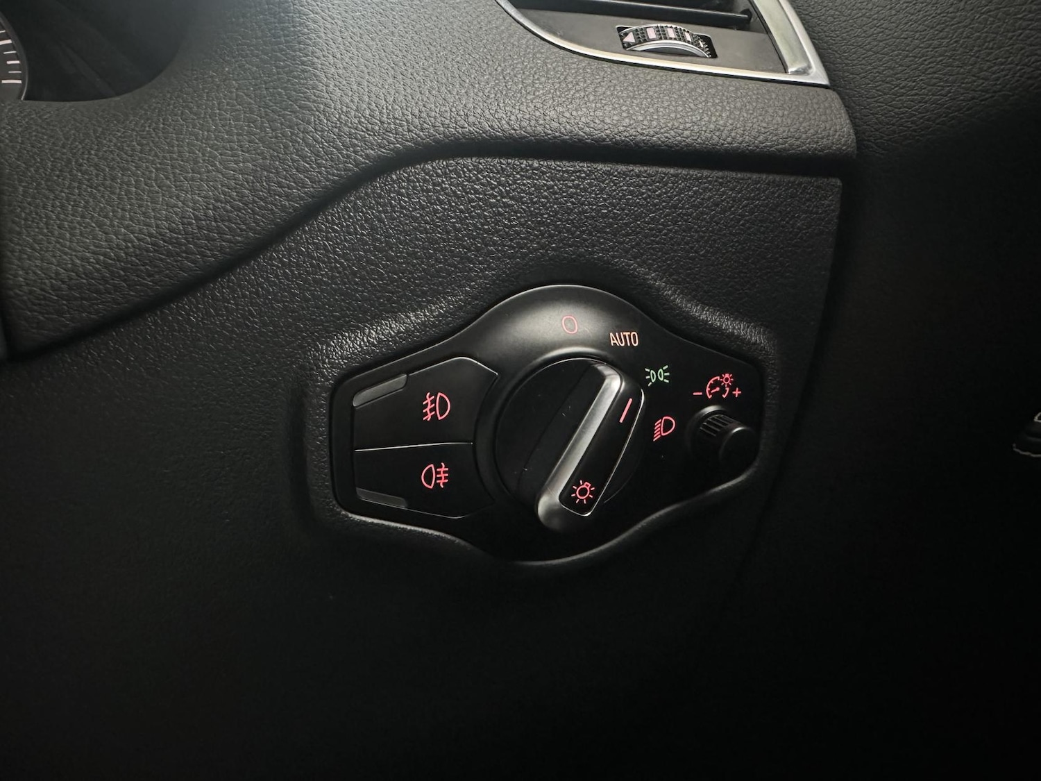 Used Audi Q5 2014 for sale - 77822689: Photo 40