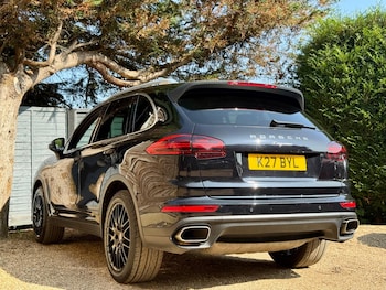 Used Porsche Cayenne 2016 for sale - 75131648: Photo