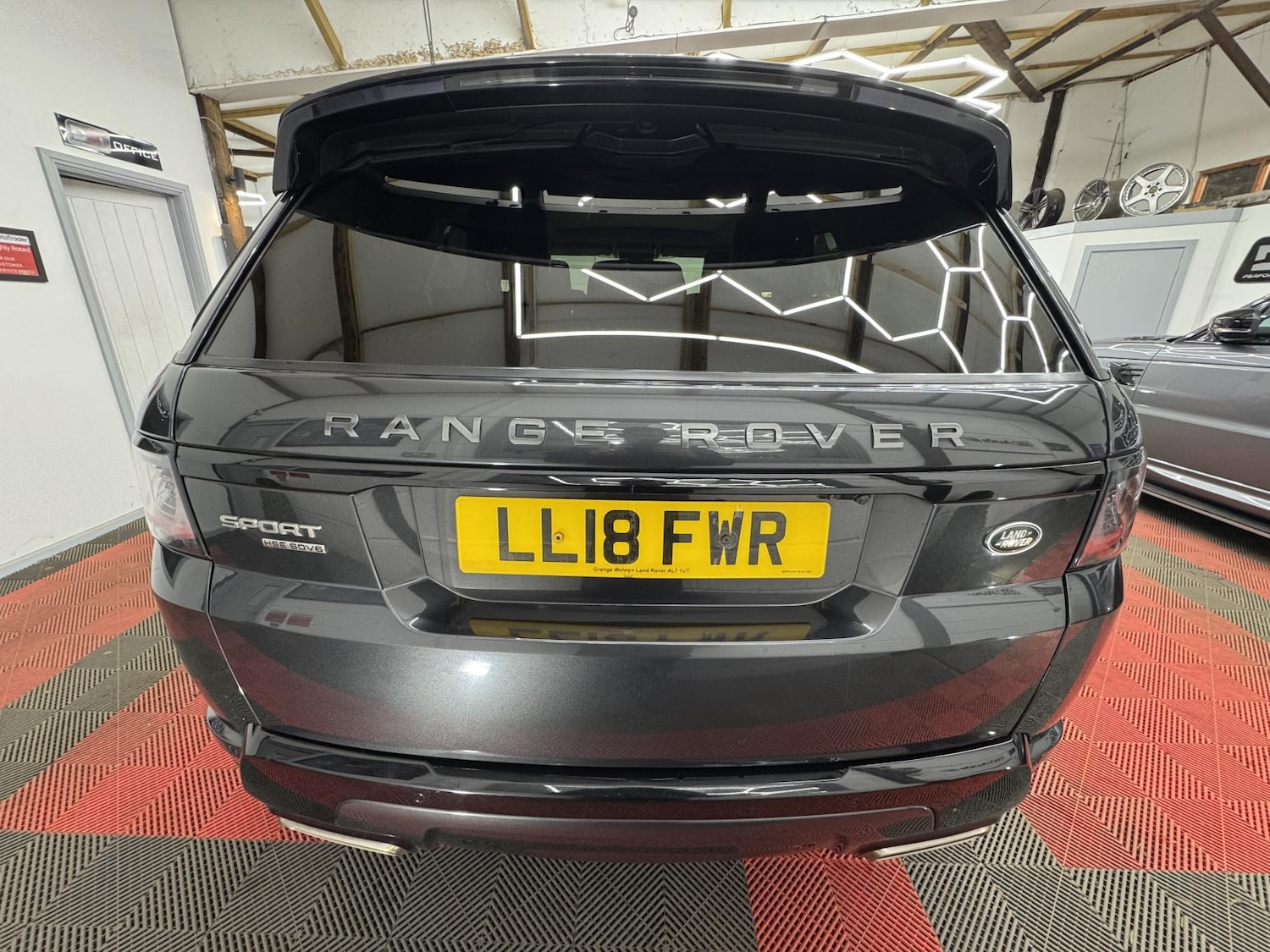 Used Land Rover Range Rover Sport 2018 for sale - 77767164: Photo 9