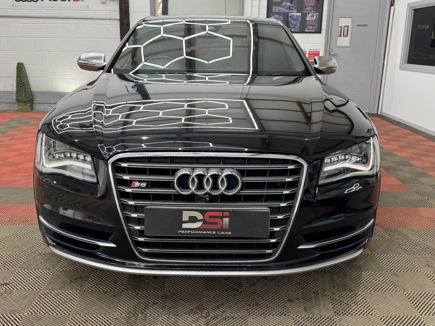 Used Audi A8 2013 for sale - 77570257: Photo 2