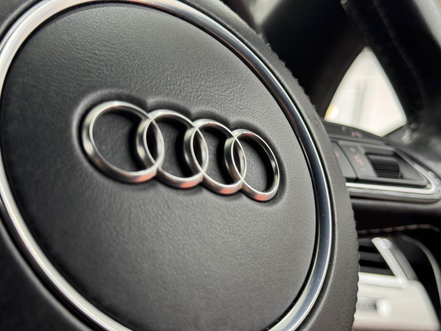 Used Audi A8 2013 for sale - 77570257: Photo 47