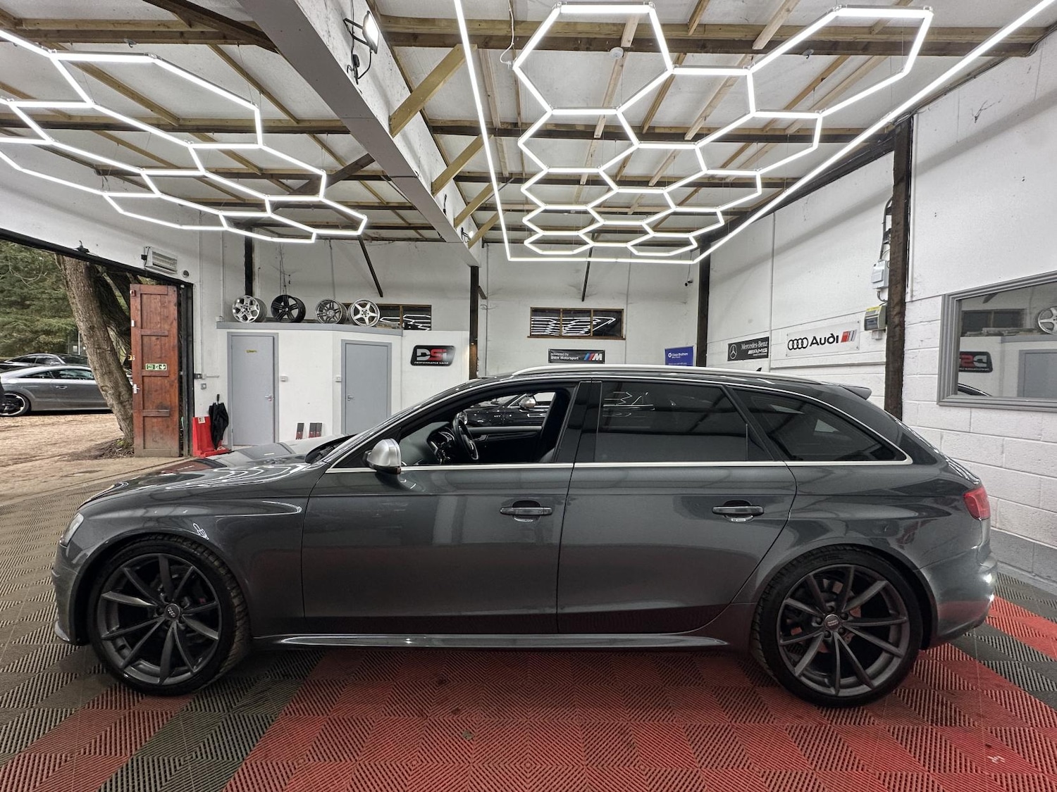 Used Audi RS4 2014 for sale - 77584957: Photo 5