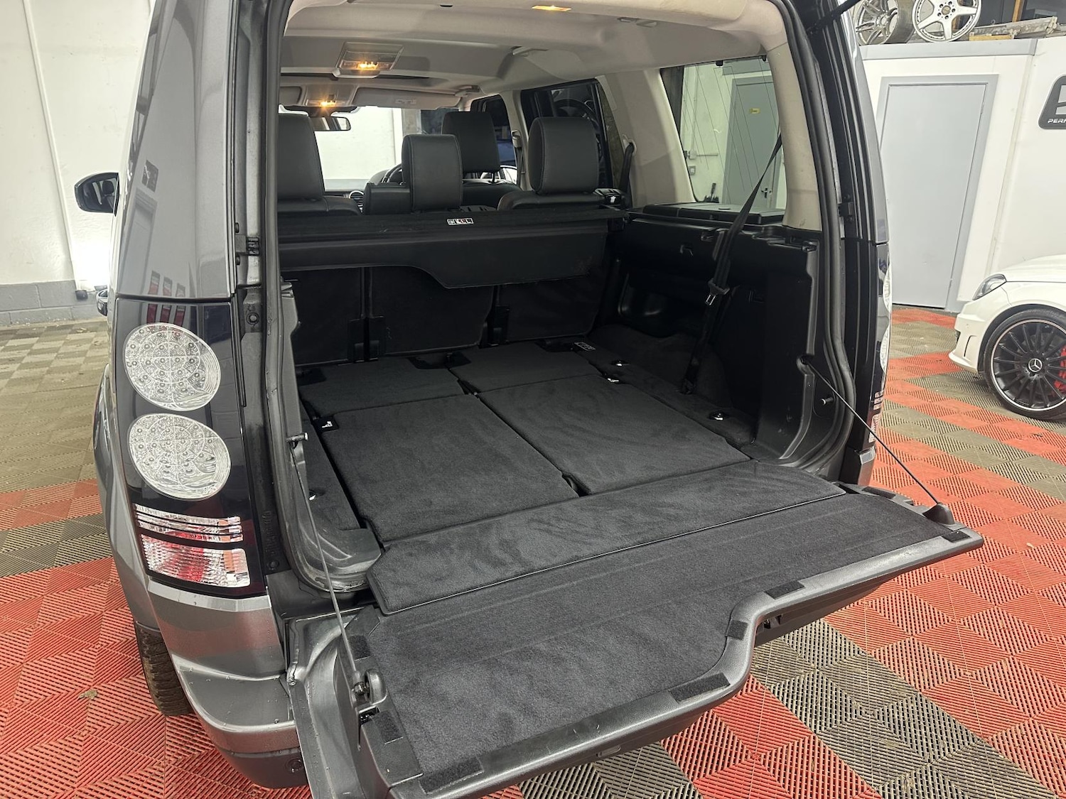 Used Land Rover Discovery 2015 for sale - 77644124: Photo 10