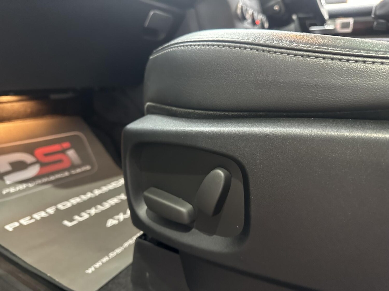 Used Land Rover Discovery 2015 for sale - 77644124: Photo 28