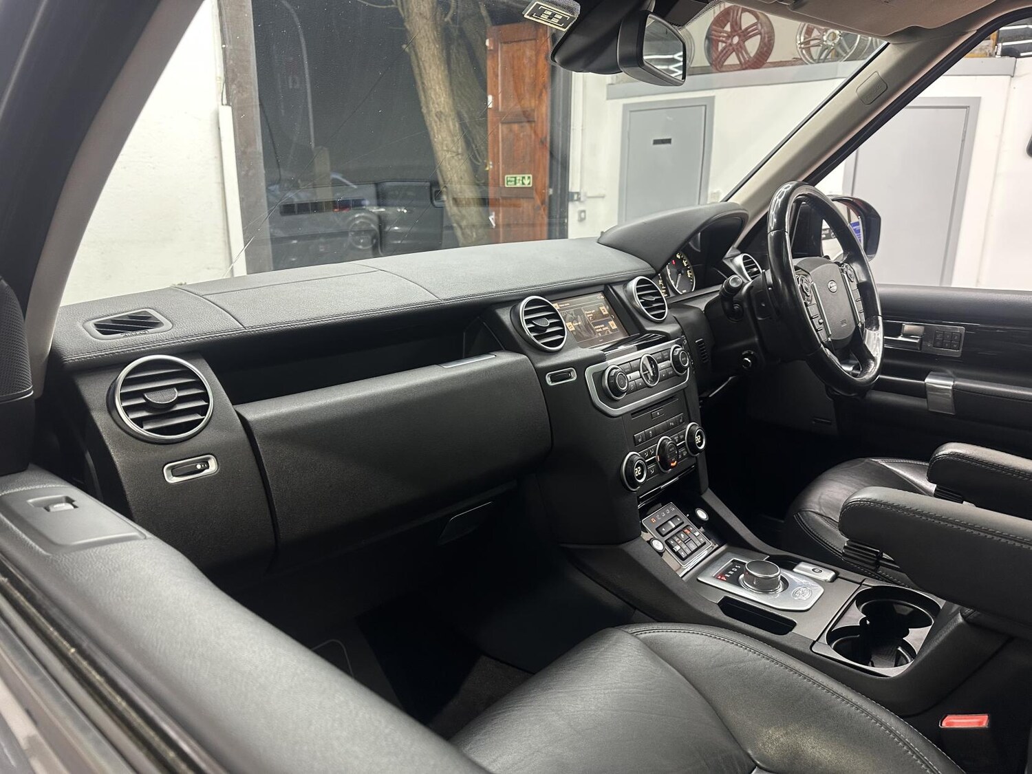 Used Land Rover Discovery 2015 for sale - 77644124: Photo 33