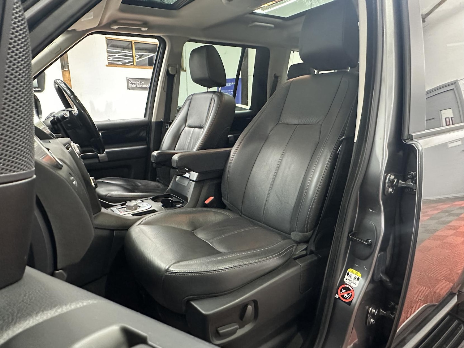 Used Land Rover Discovery 2015 for sale - 77644124: Photo 34