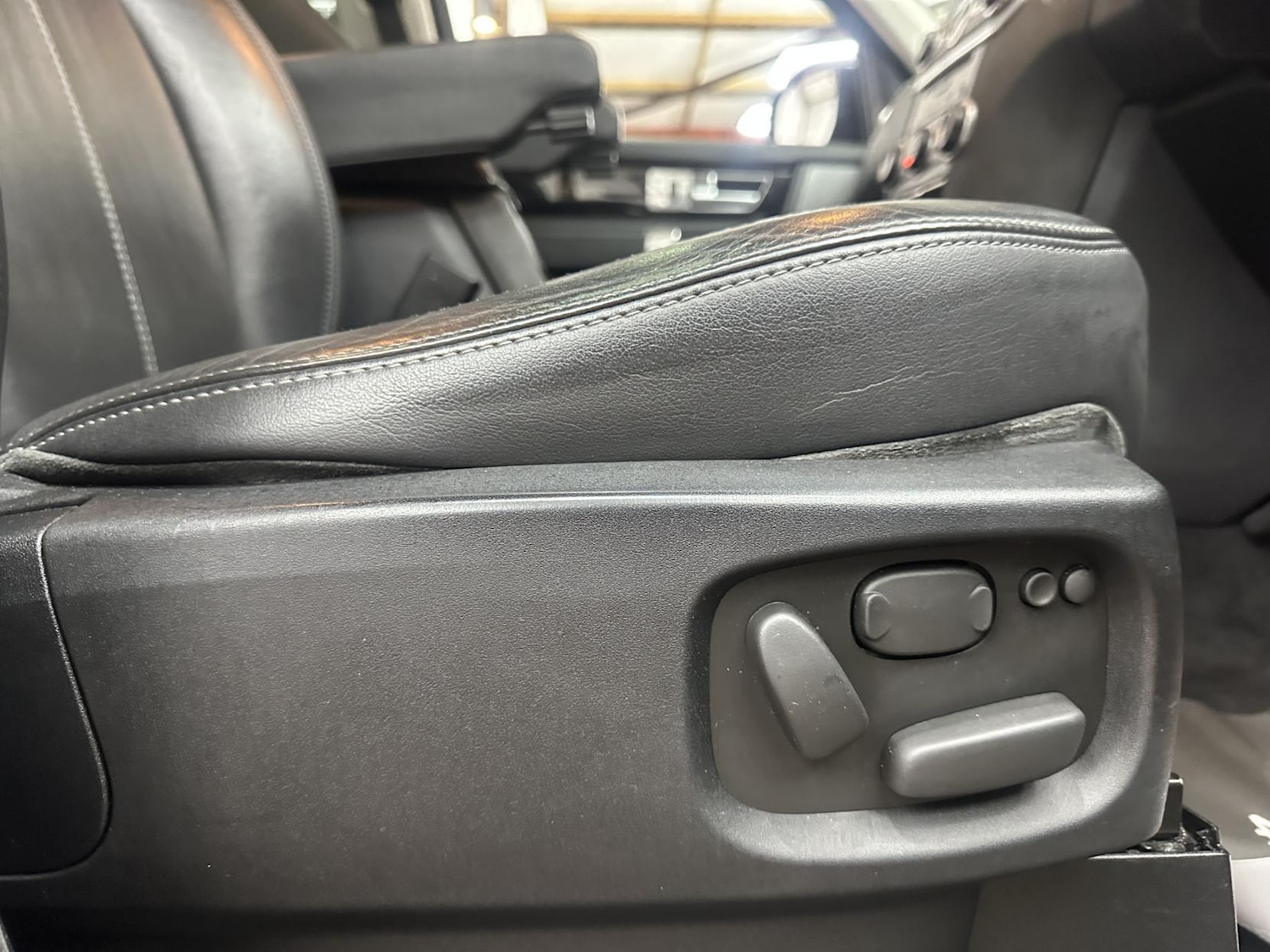 Used Land Rover Discovery 2015 for sale - 77644124: Photo 37