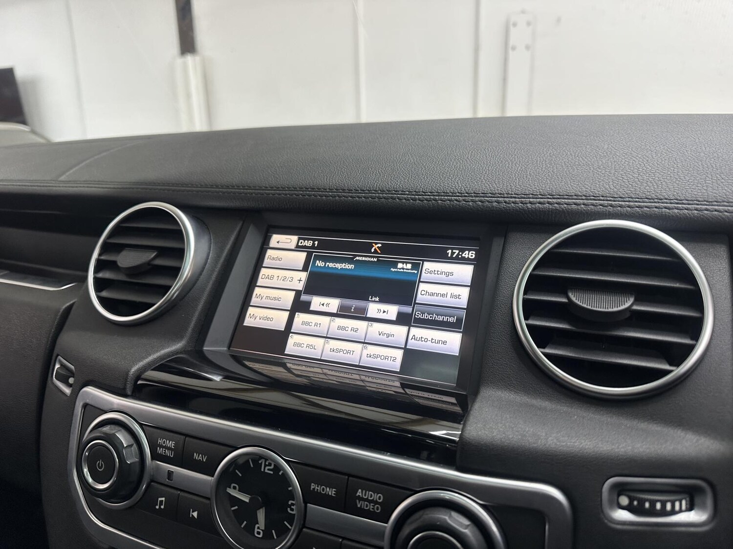 Used Land Rover Discovery 2015 for sale - 77644124: Photo 38