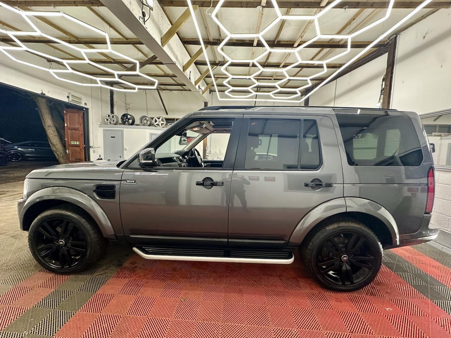 Used Land Rover Discovery 2015 for sale - 77644124: Photo 4