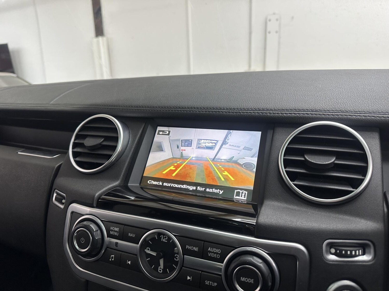 Used Land Rover Discovery 2015 for sale - 77644124: Photo 40