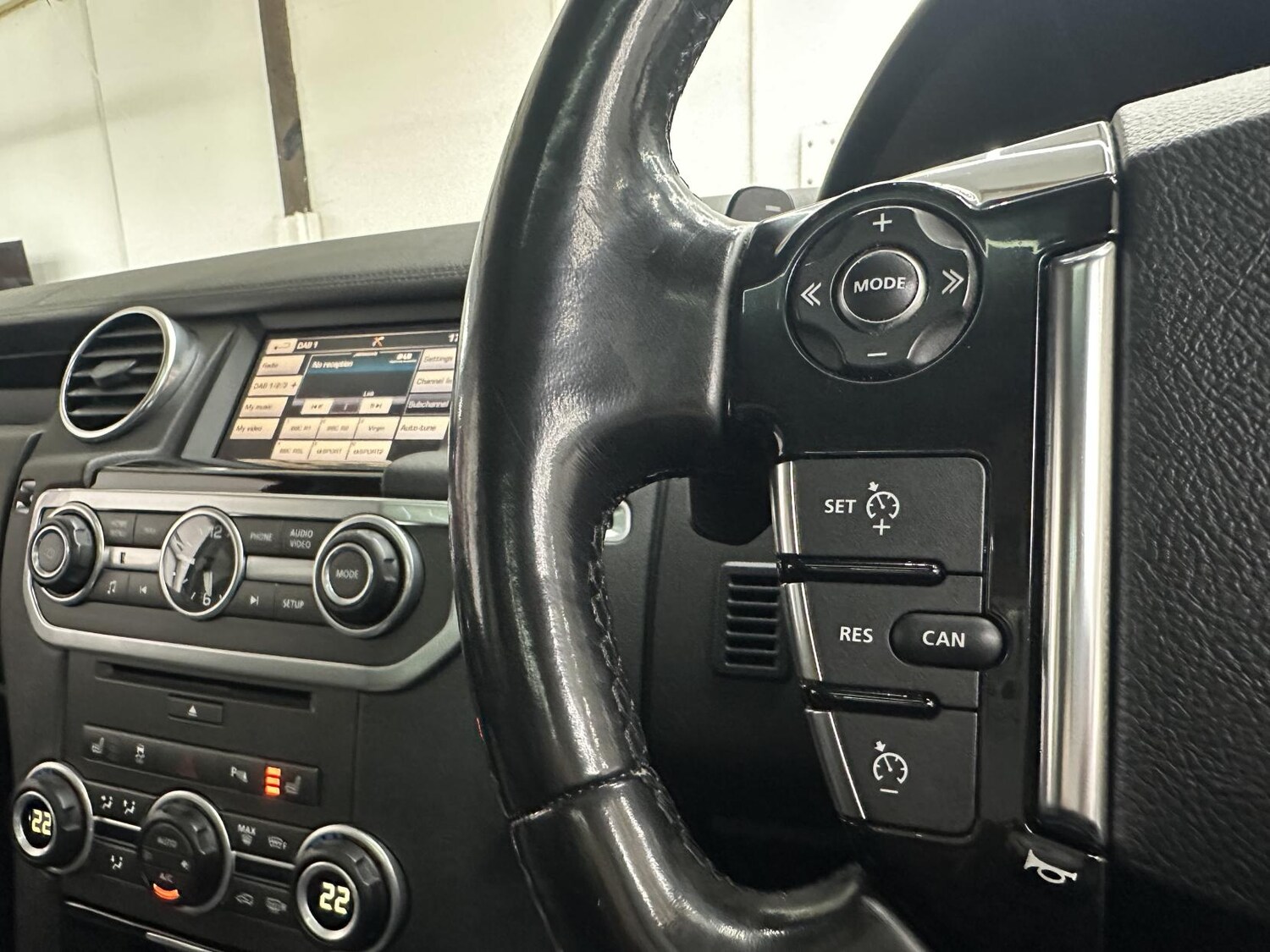 Used Land Rover Discovery 2015 for sale - 77644124: Photo 45