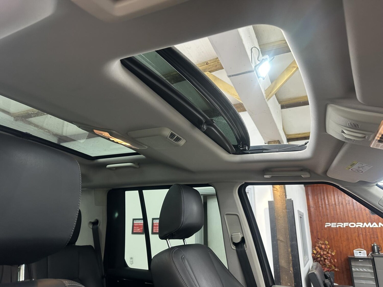 Used Land Rover Discovery 2015 for sale - 77644124: Photo 46