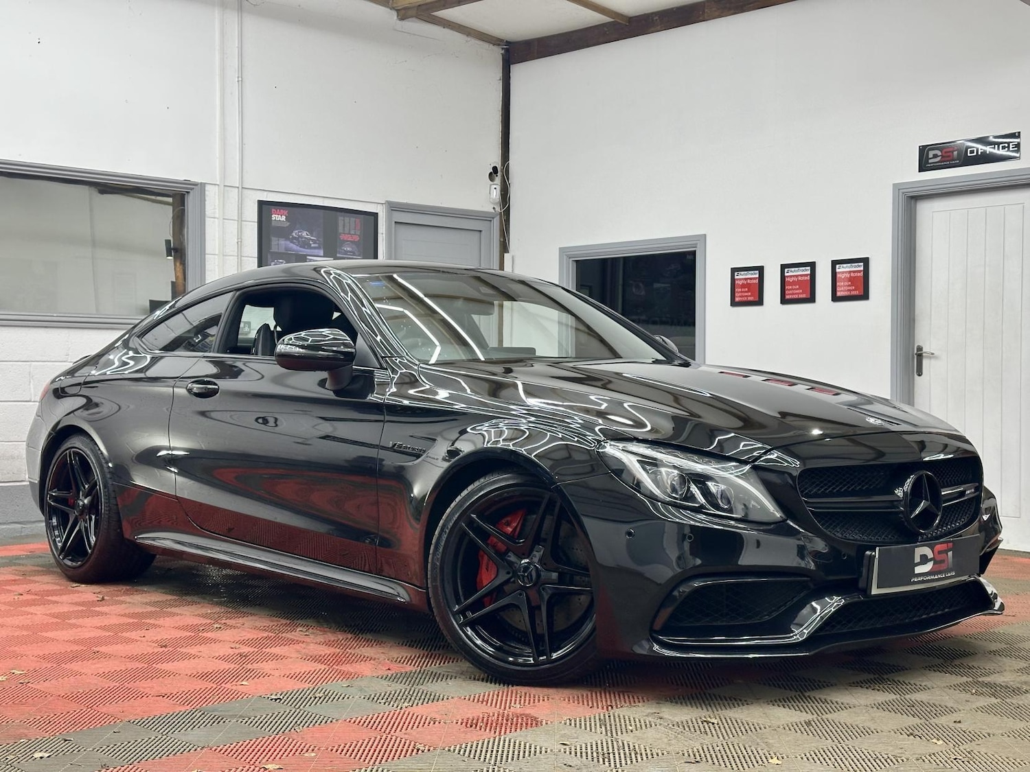 Used Mercedes-Benz C Class 2016 for sale - 76975389: Photo 1