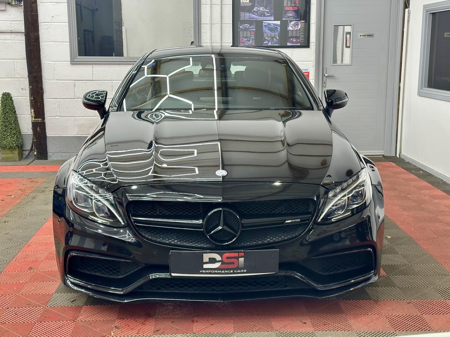 Used Mercedes-Benz C Class 2016 for sale - 76975389: Photo 2