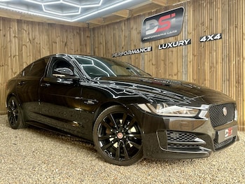 Used Jaguar XE 2018 for sale - 79552550: Photo