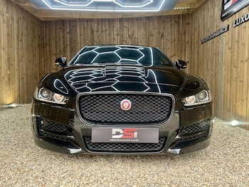 Used Jaguar XE 2018 for sale - 79552550: Photo