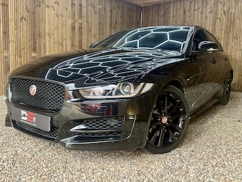 Used Jaguar XE 2018 for sale - 79552550: Photo
