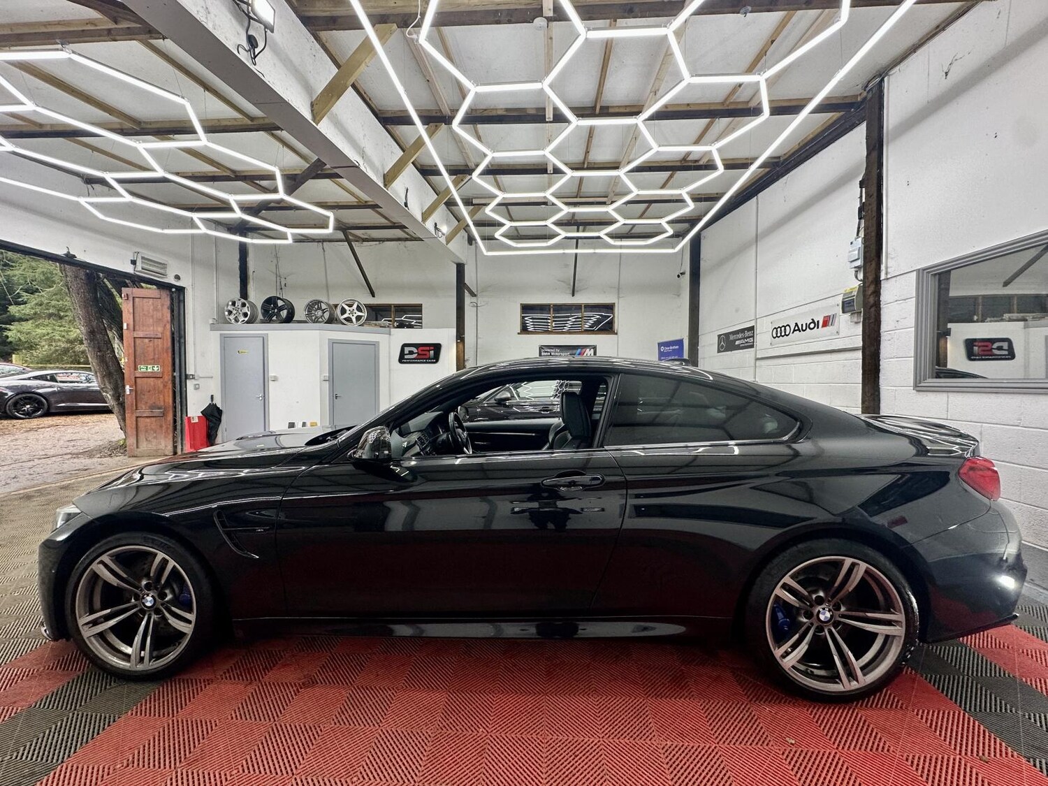 Used BMW M4 2018 for sale - 77173545: Photo 9