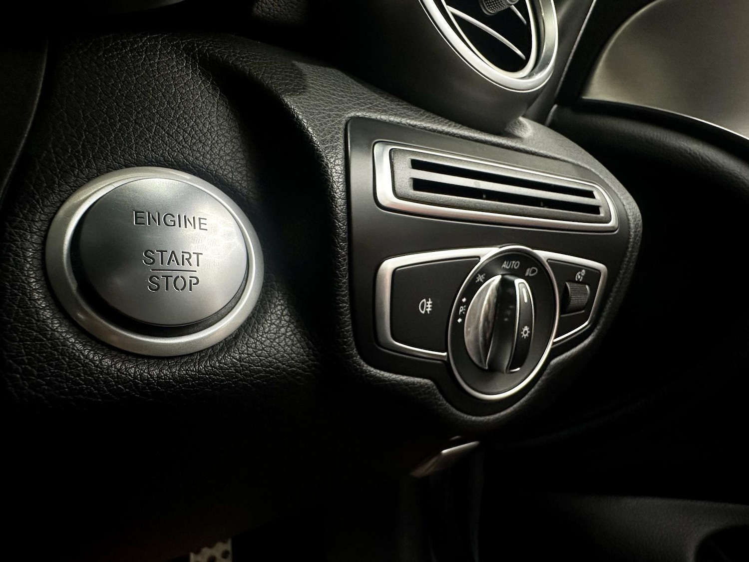 Used Mercedes-Benz C Class 2017 for sale - 76885275: Photo 30