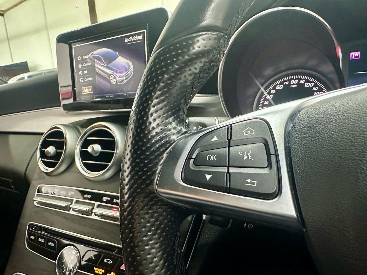 Used Mercedes-Benz C Class 2017 for sale - 76885275: Photo 42