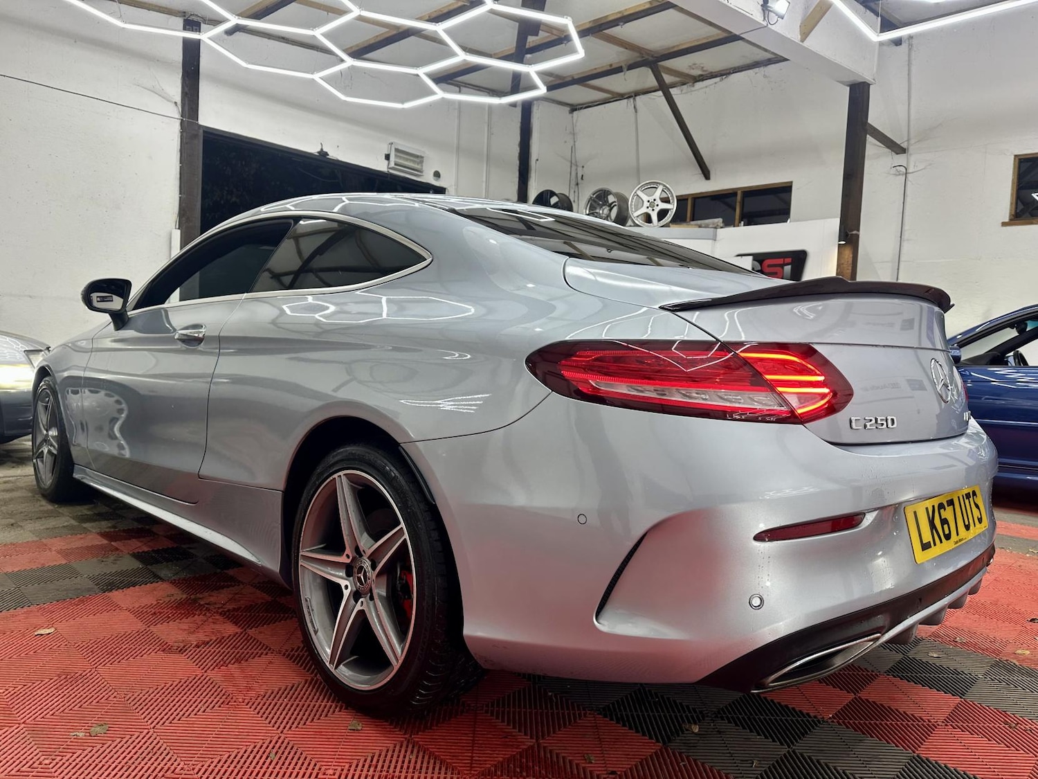 Used Mercedes-Benz C Class 2017 for sale - 76885275: Photo 8