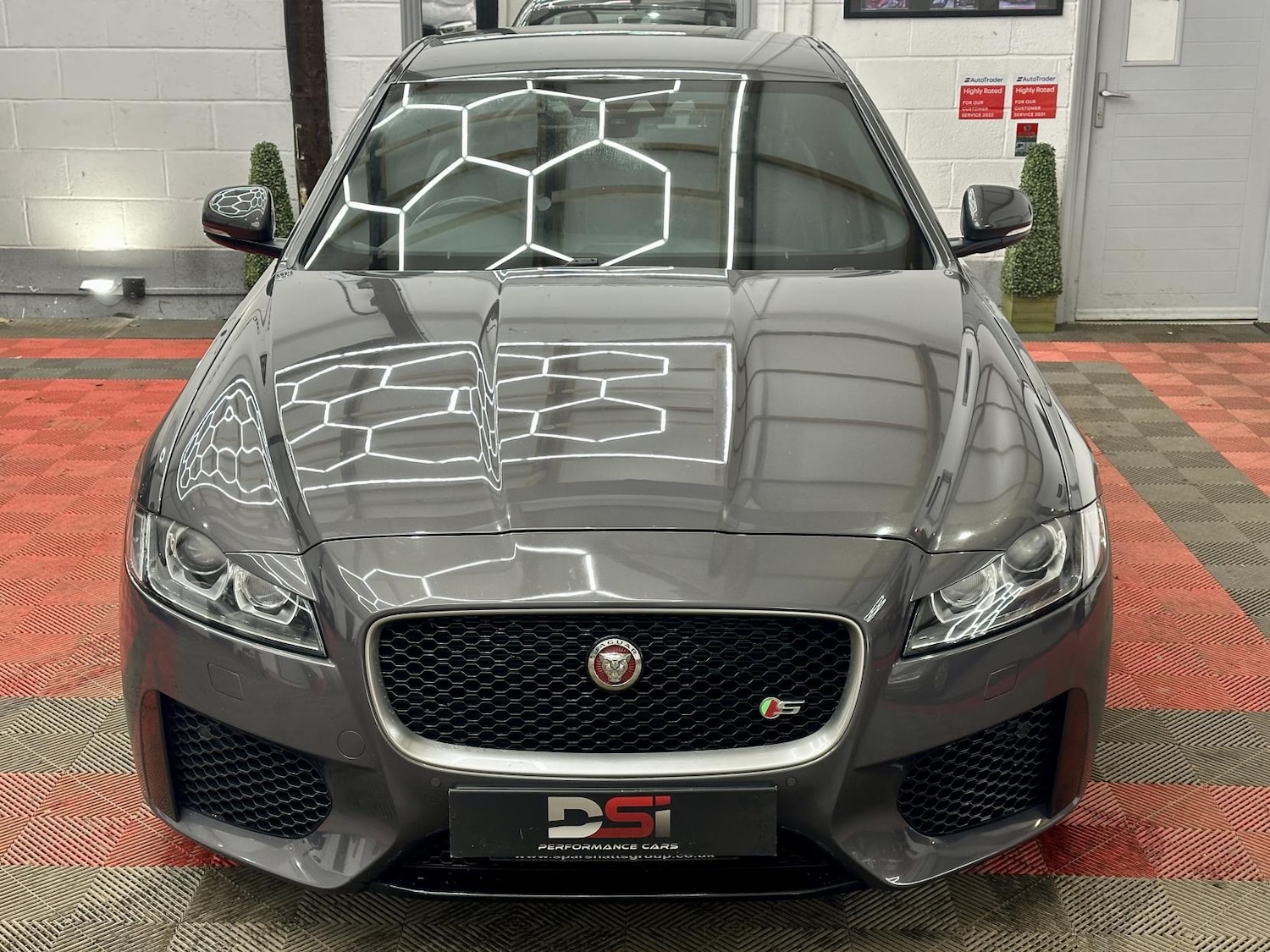 Used Jaguar XF 2016 for sale - 77339622: Photo 2