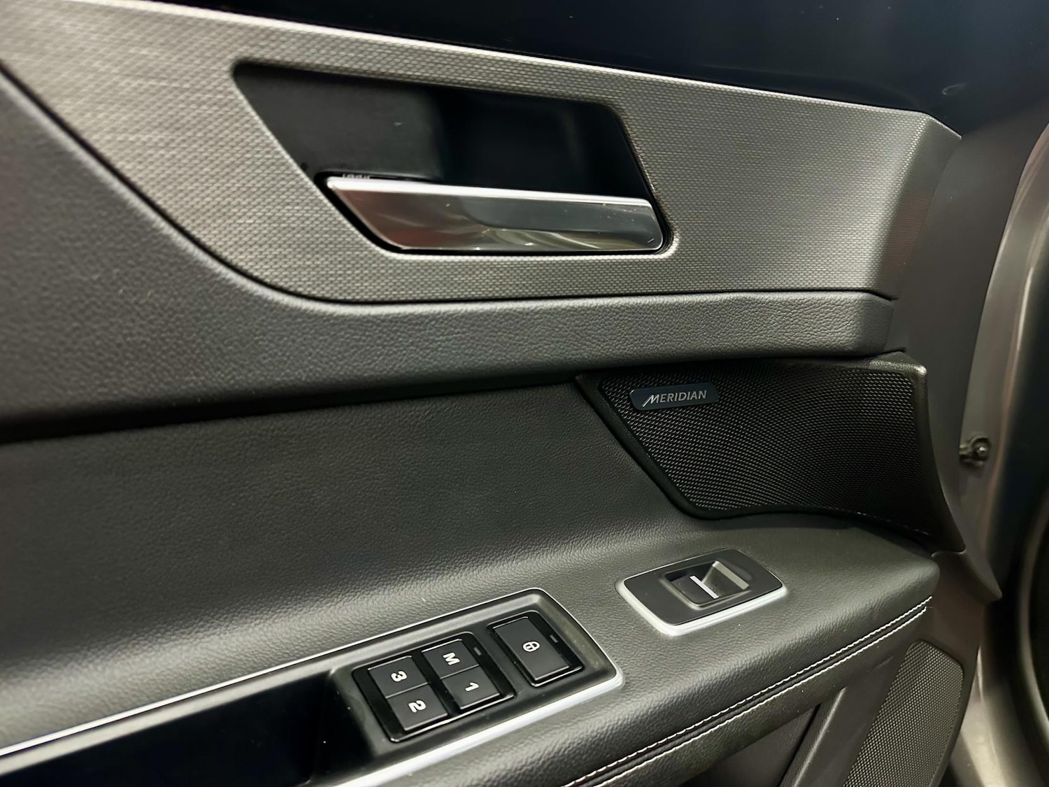 Used Jaguar XF 2016 for sale - 77339622: Photo 28