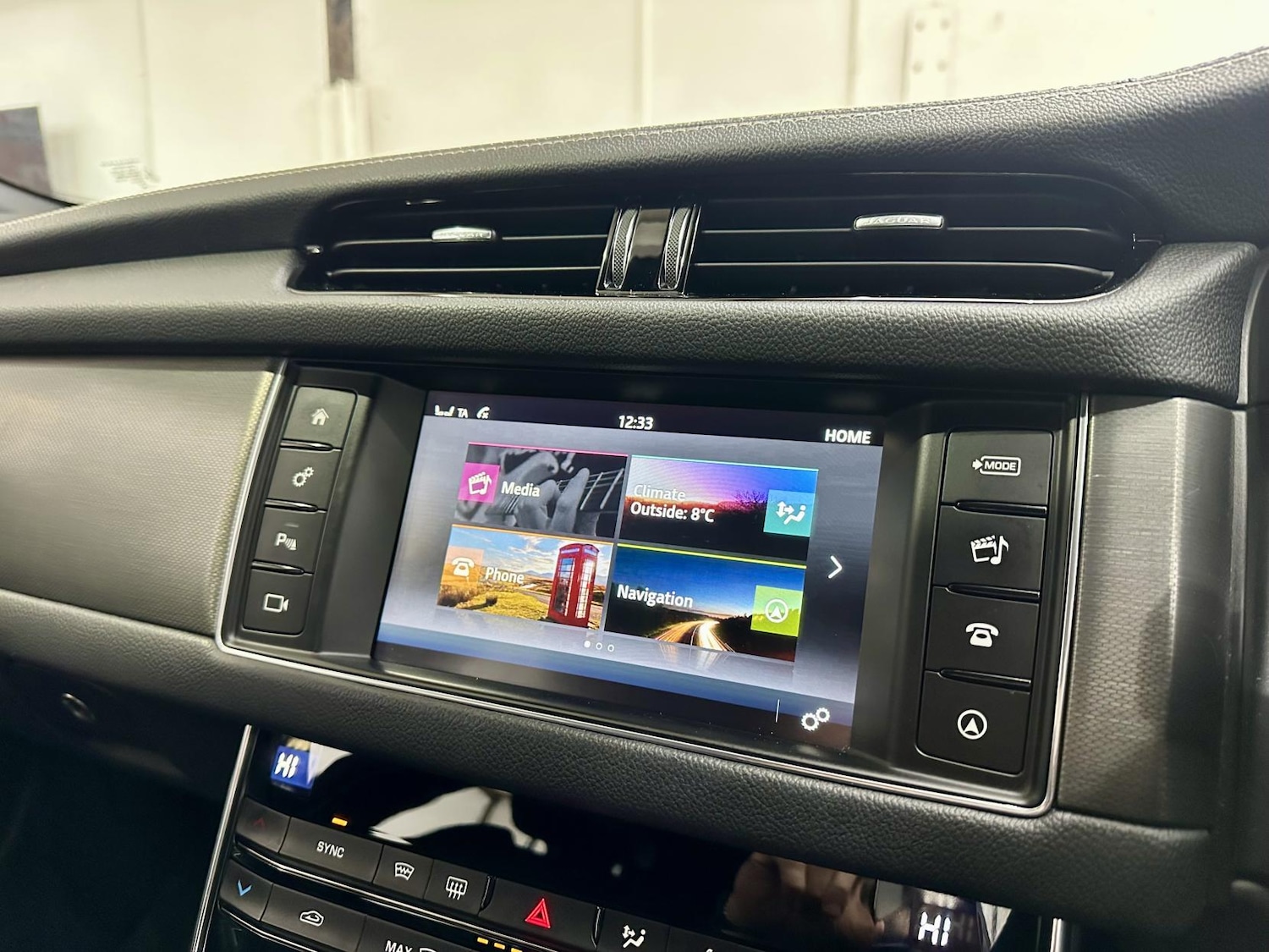 Used Jaguar XF 2016 for sale - 77339622: Photo 35