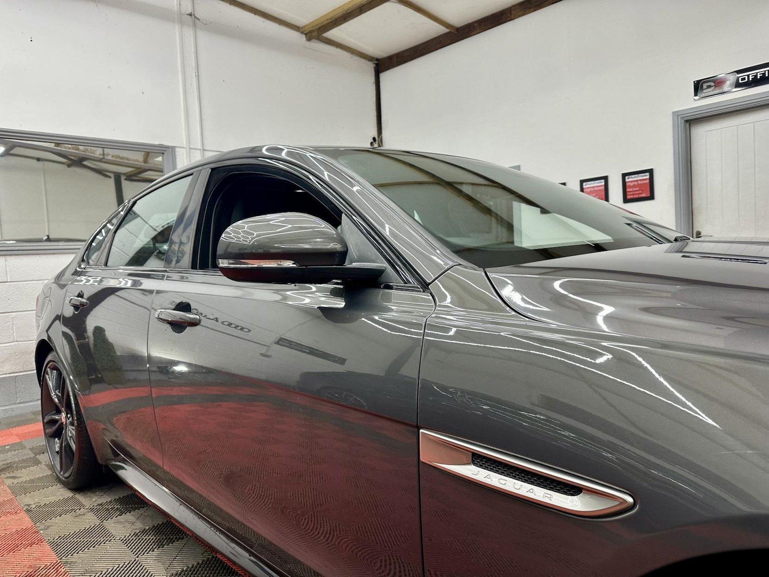 Used Jaguar XF 2016 for sale - 77339622: Photo 4