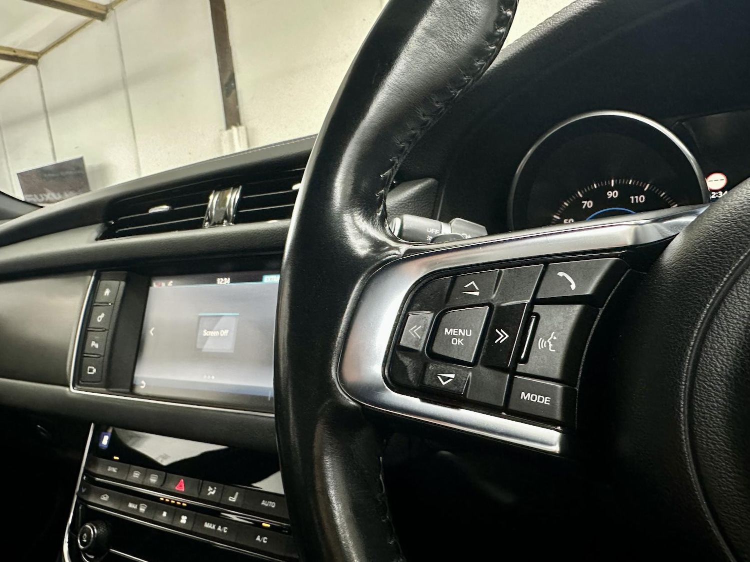 Used Jaguar XF 2016 for sale - 77339622: Photo 44