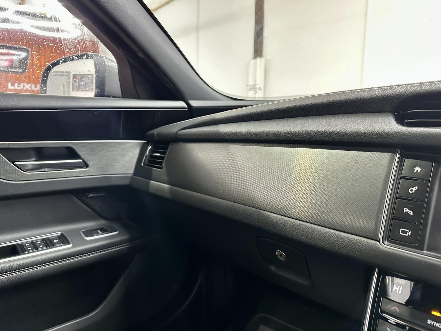 Used Jaguar XF 2016 for sale - 77339622: Photo 47